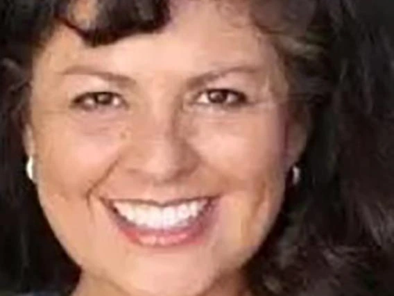 cynthia anhalt headshot